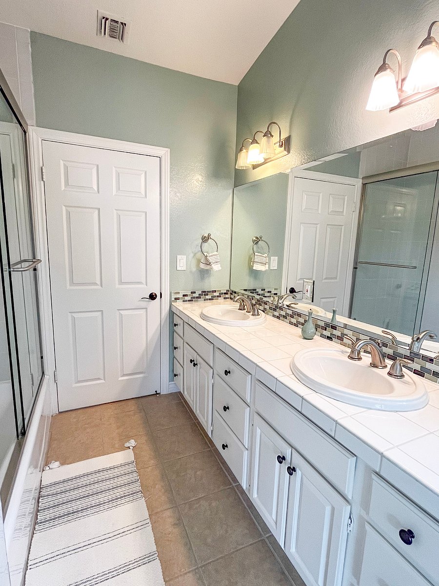 upstairs Jack n Jill bath
