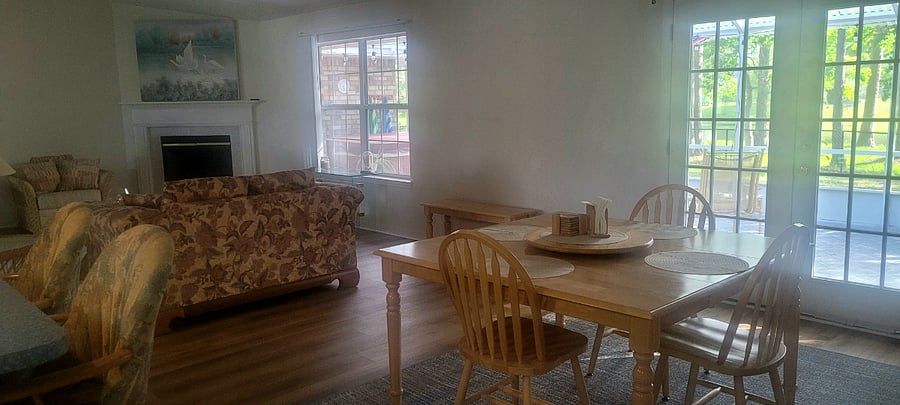Kitchen Table & Family Room