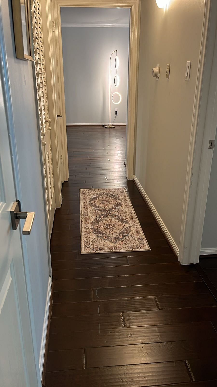 Hallway to bedrooms 