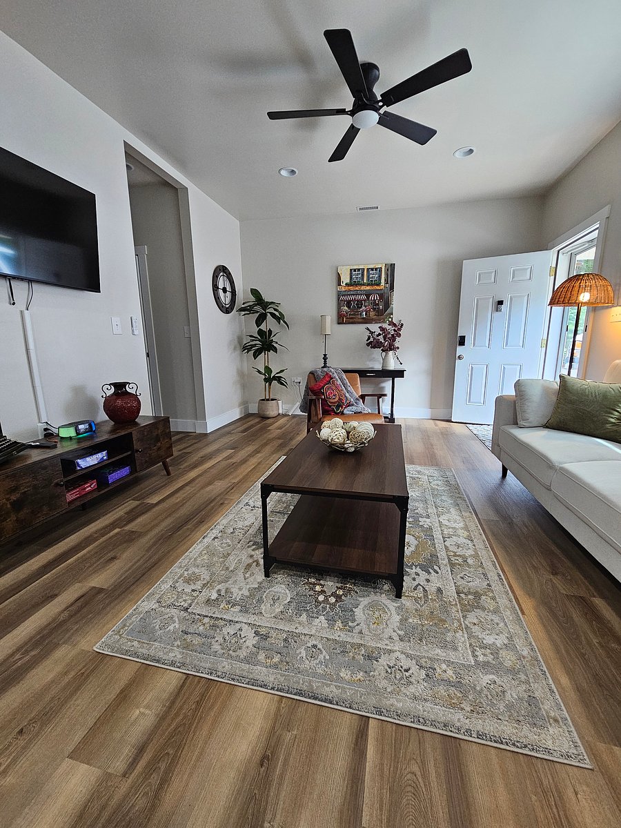 Furnished Finder property 996605_1 photo 23