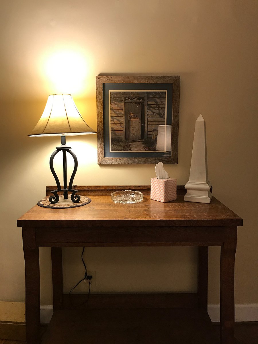Living room/entry