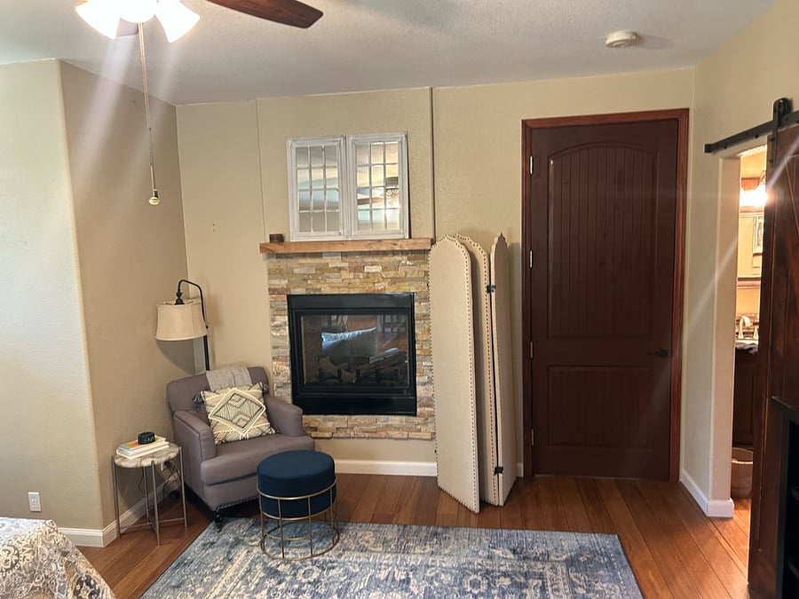 Master suite sitting area