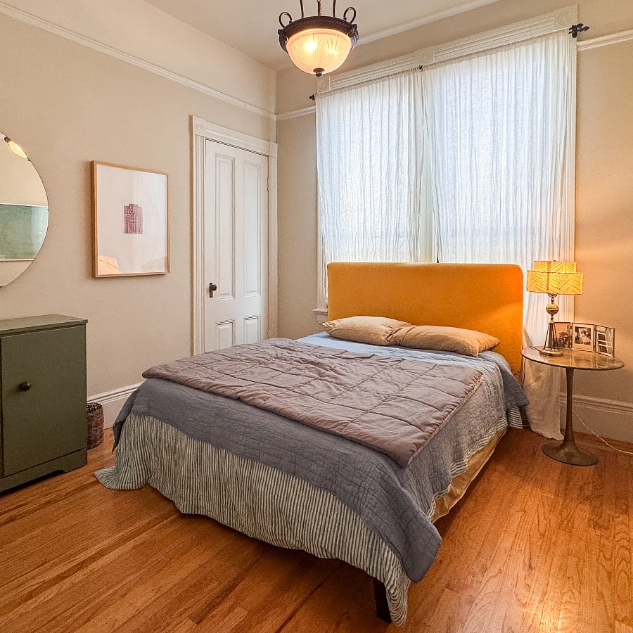 Queen bed + dresser