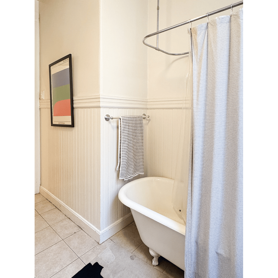 Clawfoot tub + shower