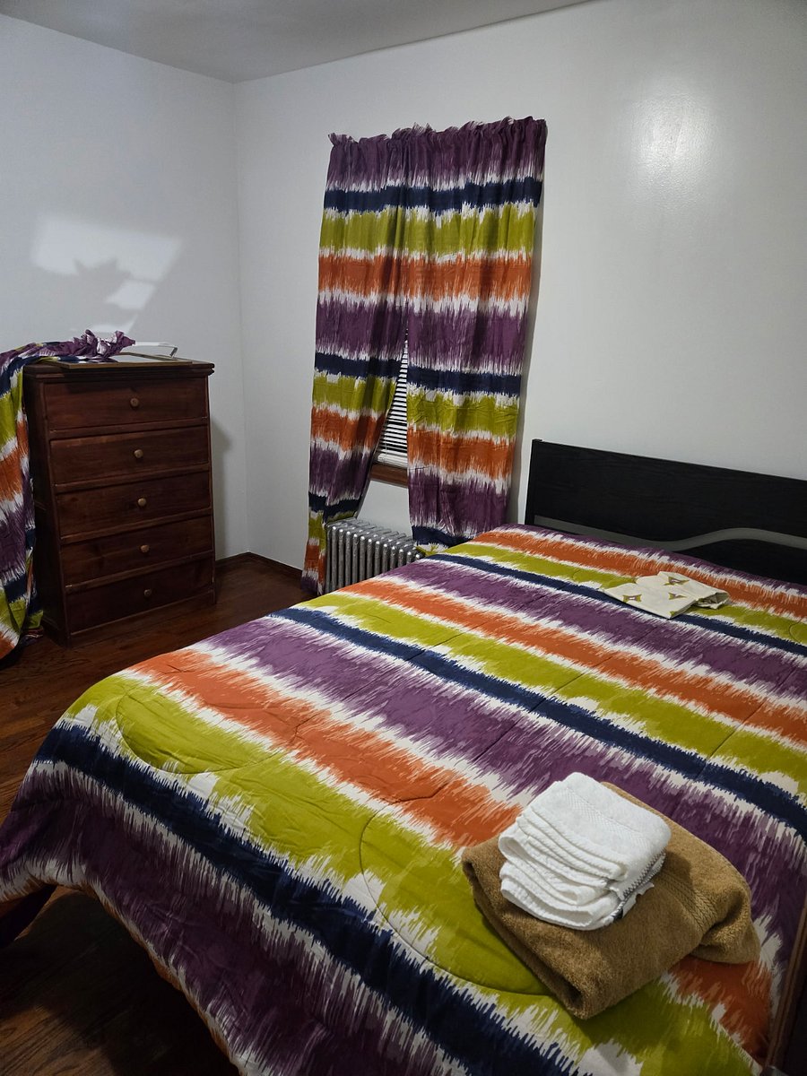 LARGE BEDROOM $1300