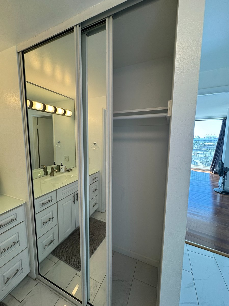 Extra Mirror closet next to the bedroom