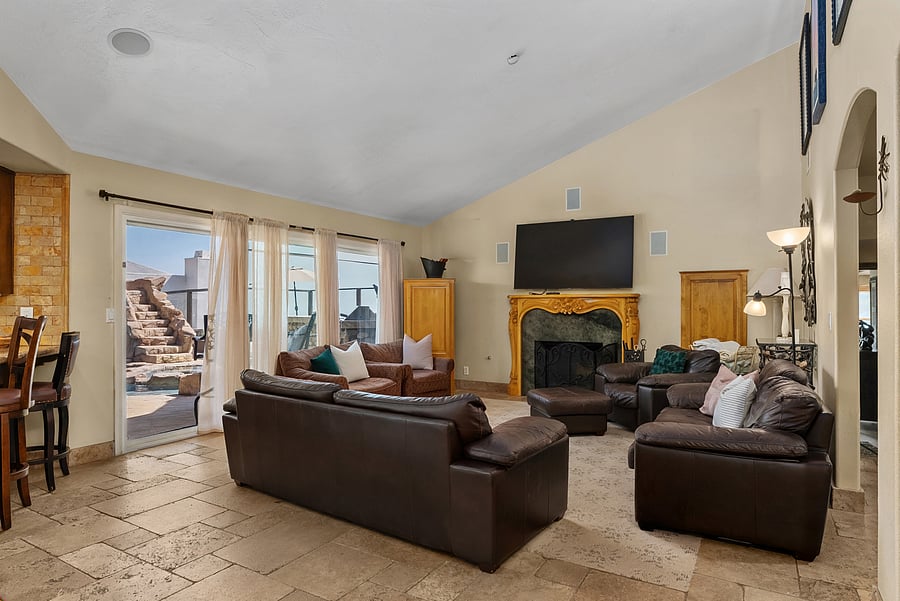 Great Room with lots of seating and large screen TV
