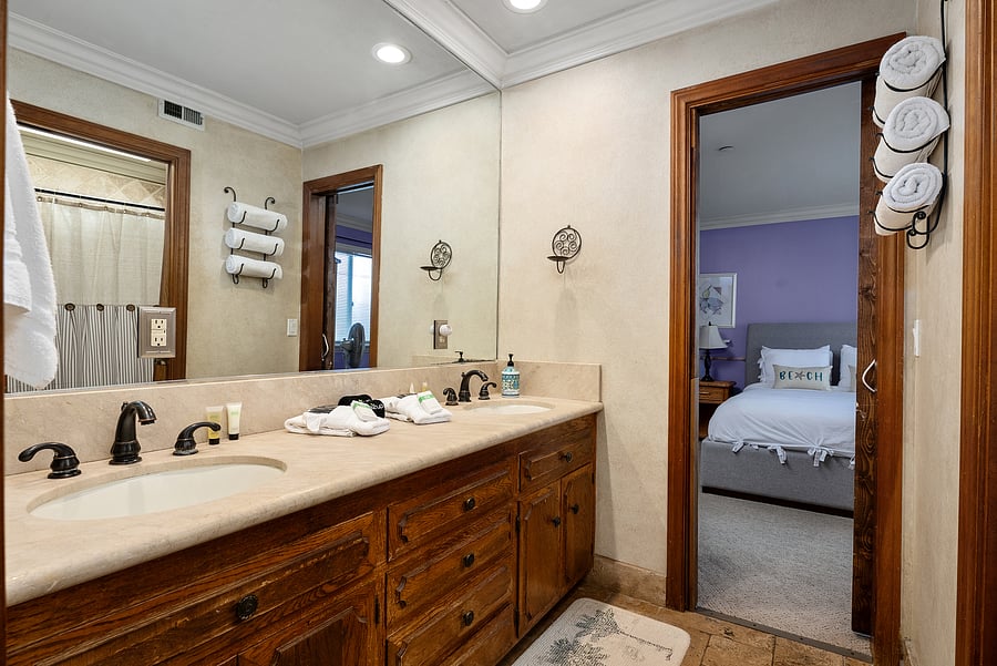Jack 'N Jill bathroom.
