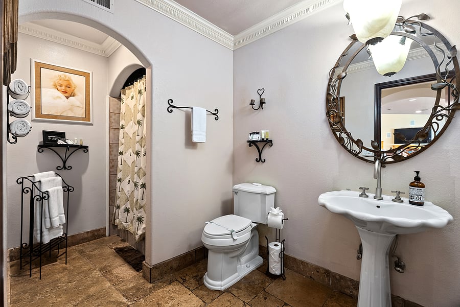 Main bathroom.