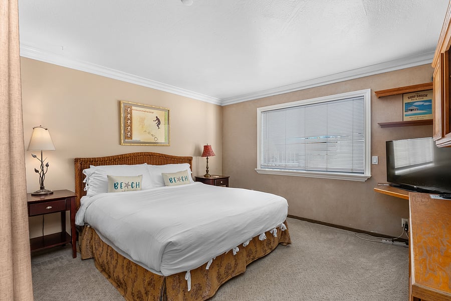 Bedroom #4 with king bed.