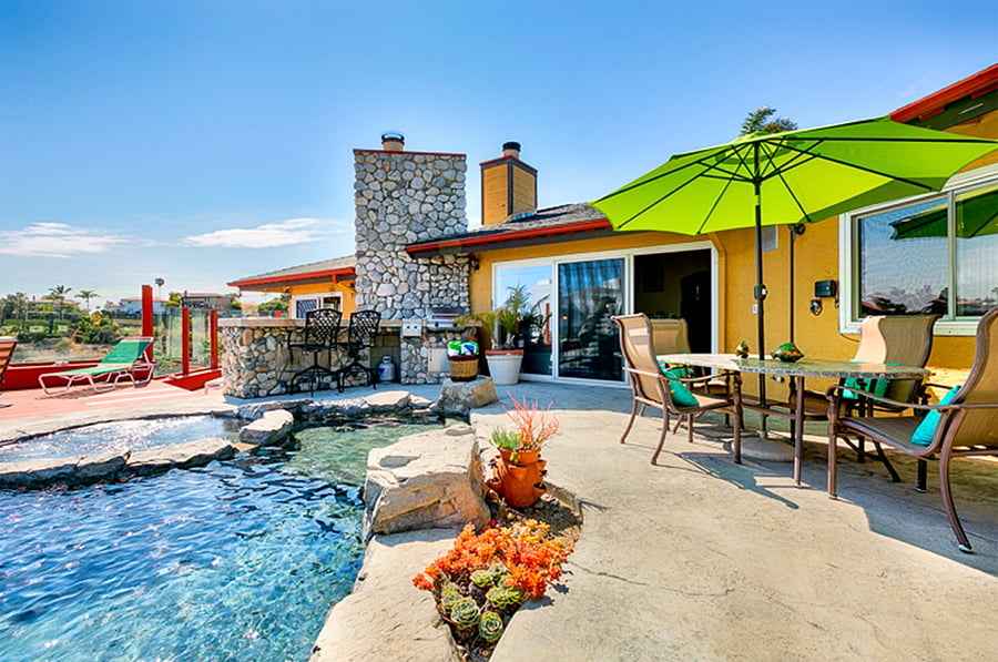 Pool and jacuzzi