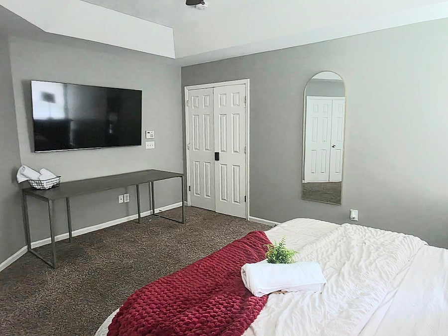  Bedroom A - Primary bedroom (king size bed) W/ private bath, computer desk & walk-in closet (sleeps 2) 