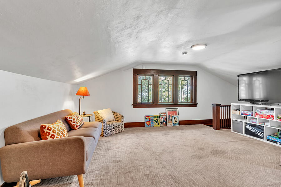 3rd floor loft/gameroom