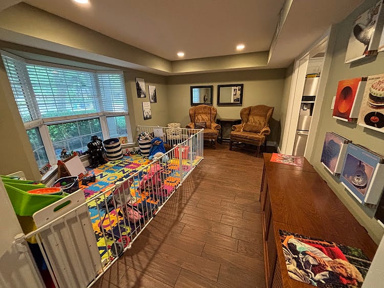Kid play area and record console