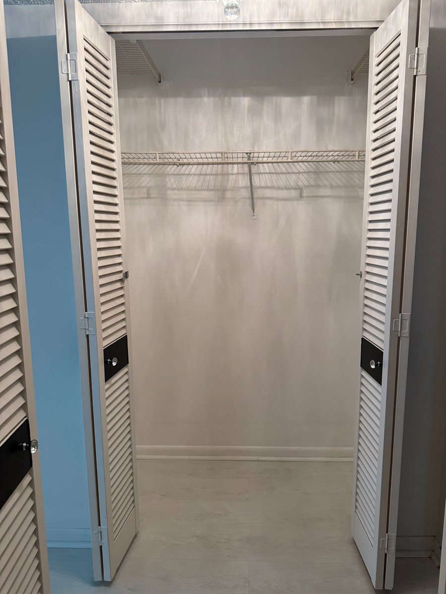 Walk in closet