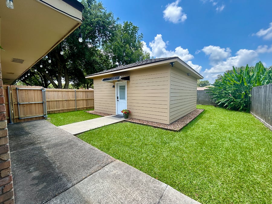Rear cottage POV from entry gate