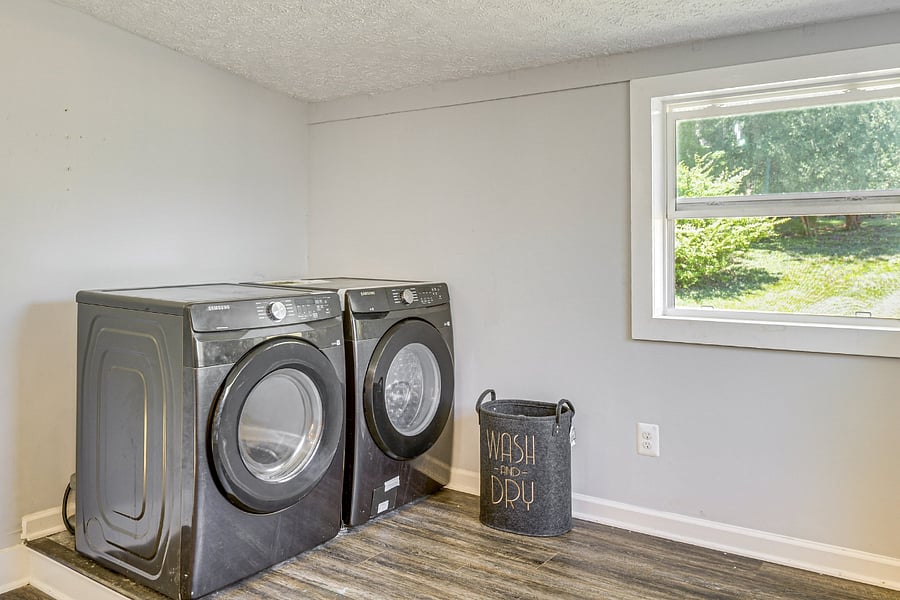 Fully equipped laundry room for a comfortable stay