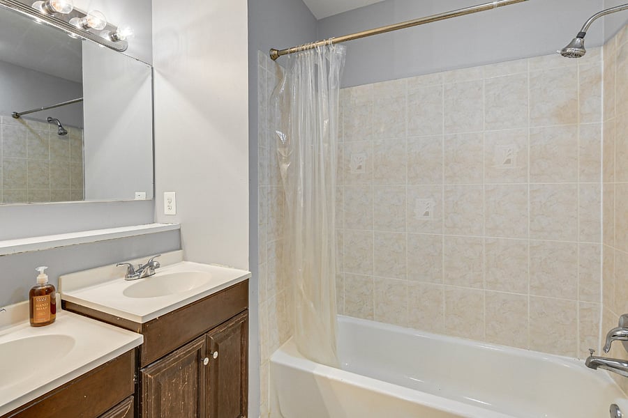 Bright and well-appointed Full Bathroom 2