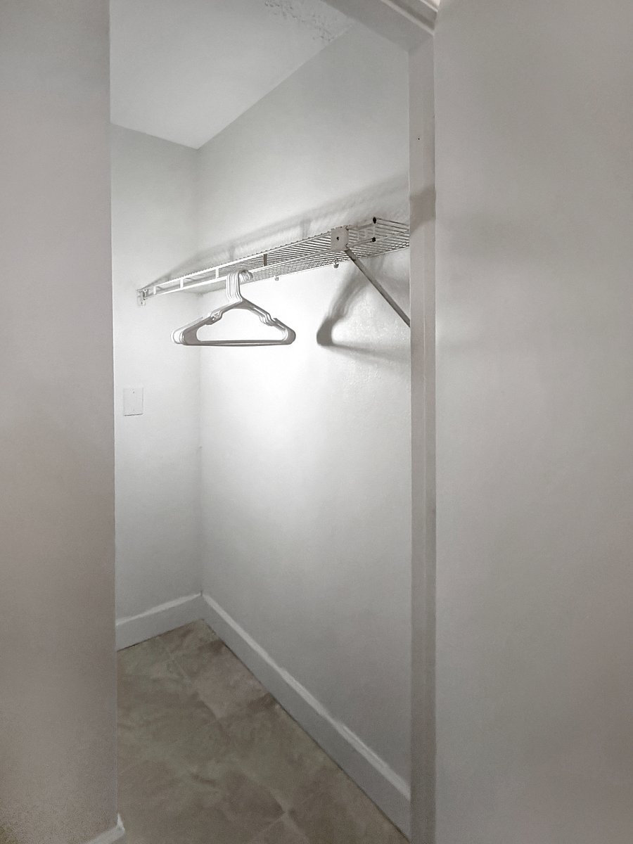 Bedroom 2 - walk-in closet
