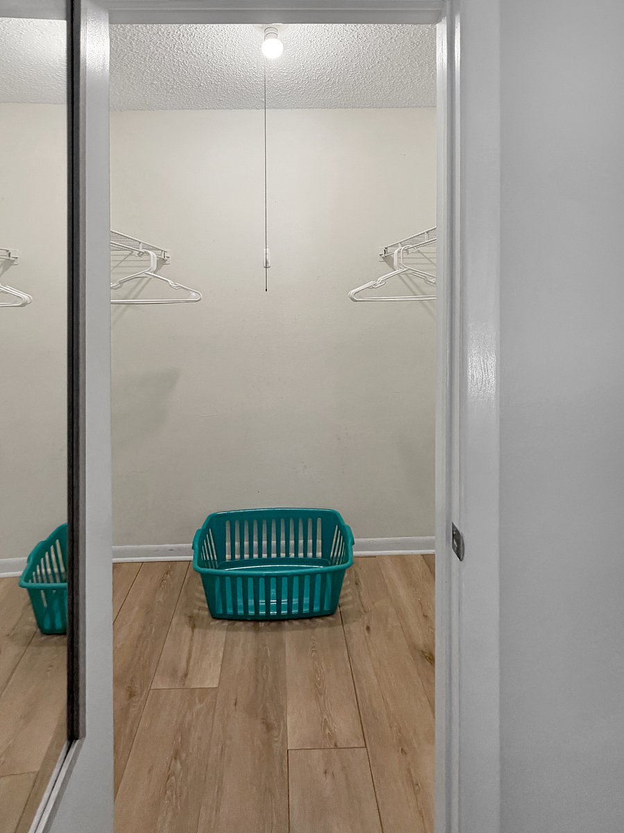 Bedroom 1 - large walk-in closet