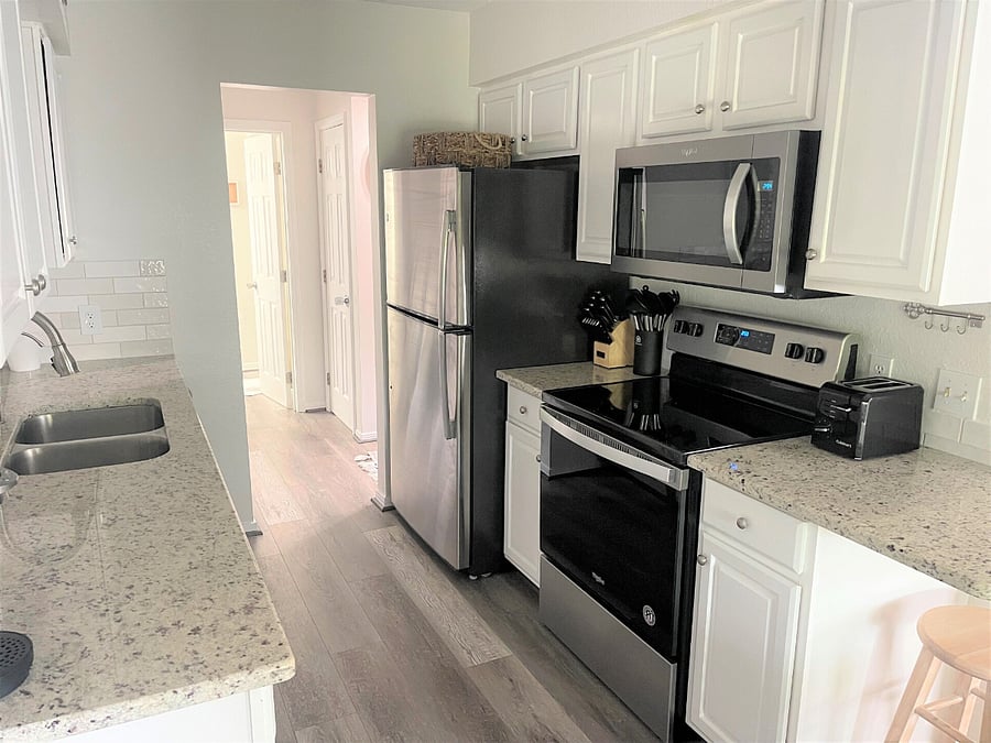 Fully equipped kitchen galley