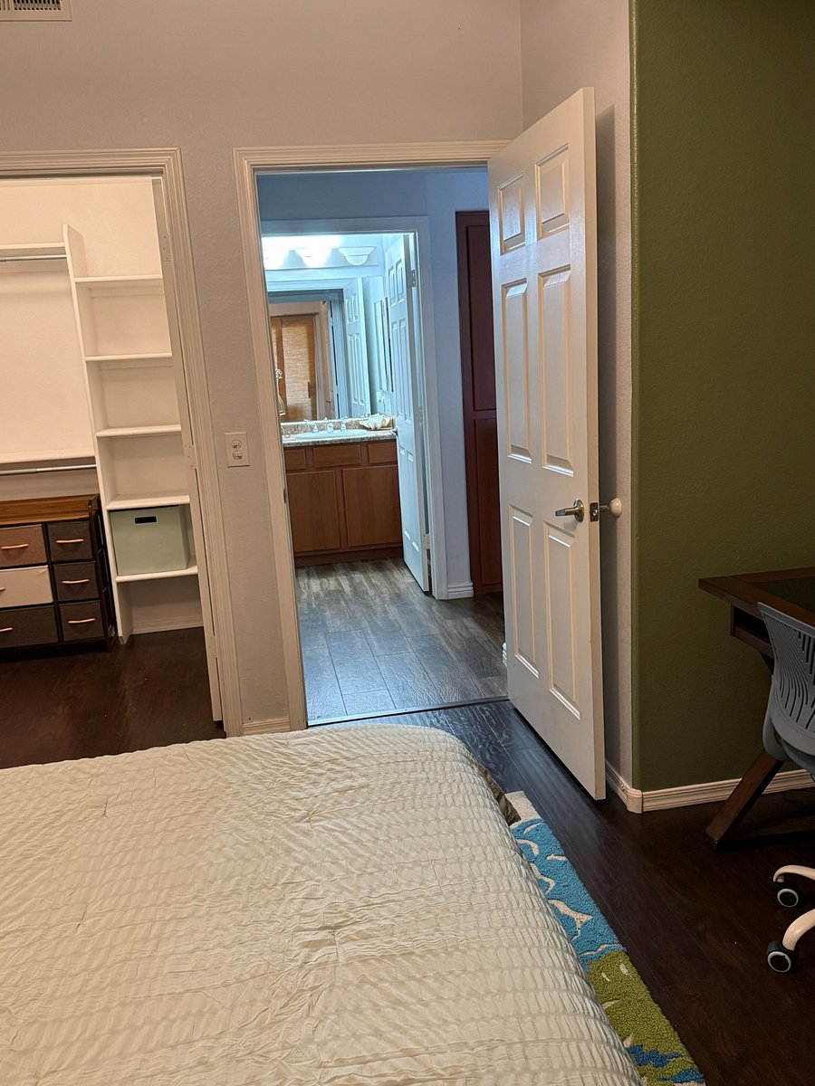 Bedroom to Private Bath