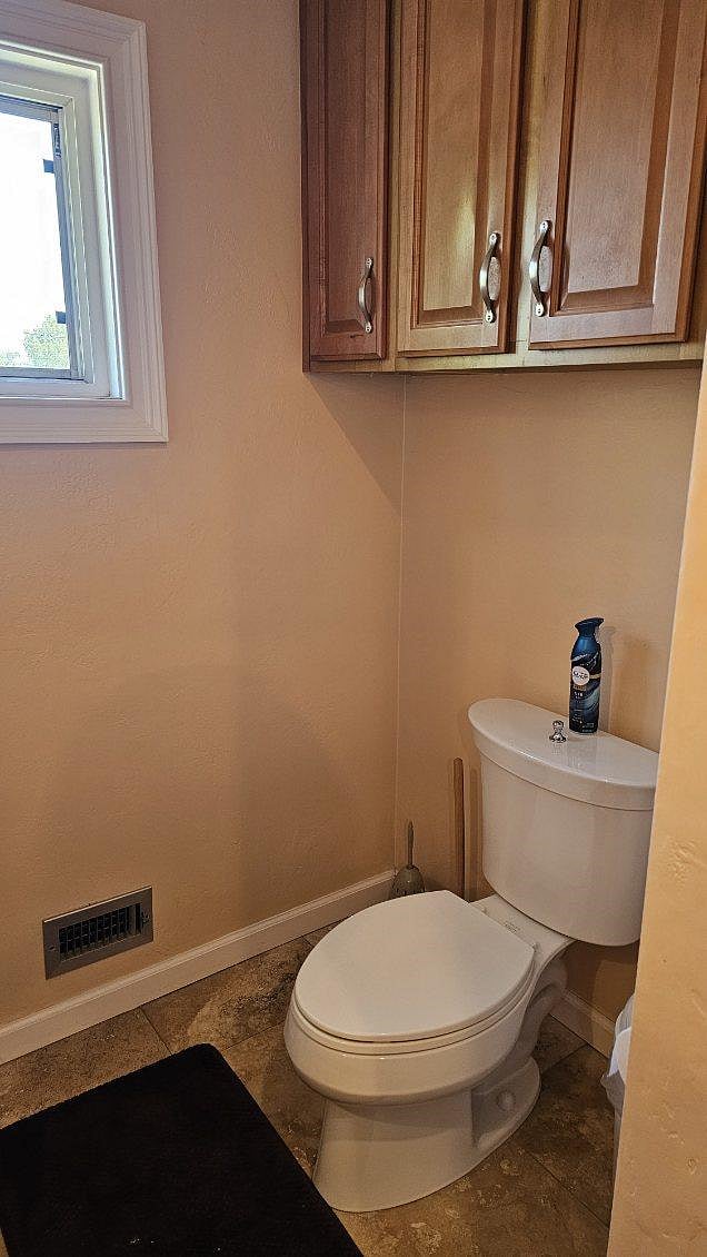 Full Bathroom #2 in the hallway.
