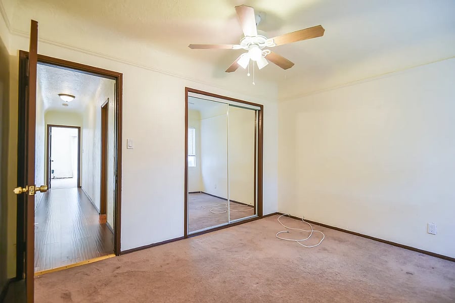 Private bedroom for rent mirrored closet, ceiling fan.
Note: Photos currently show the home prior to furnishing. The bedroom will be fully furnished (bed, dresser, desk, nightstand, smart TV) by July 1st. Updated photos will be posted once the room is set up.