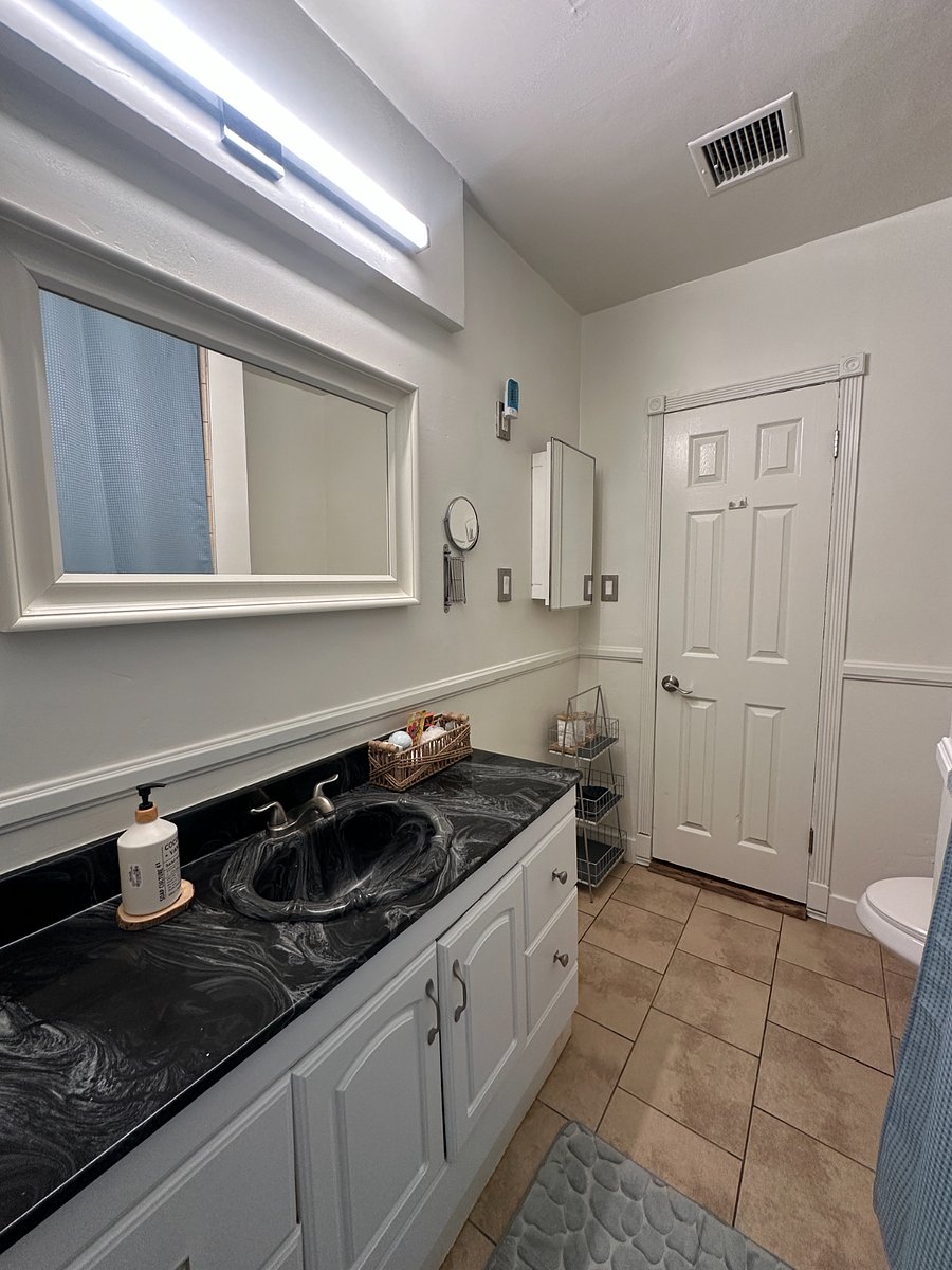 Your own PRIVATE bathroom  never shared.