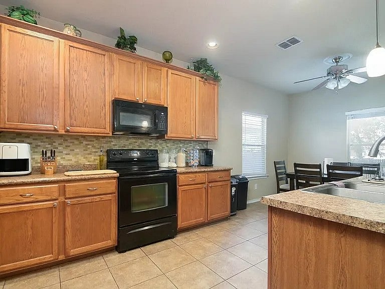 Furnished Finder property 997281_1 photo 4