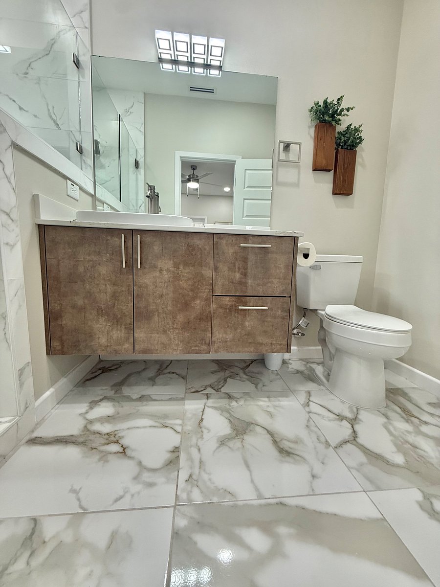 ensuite master full bath