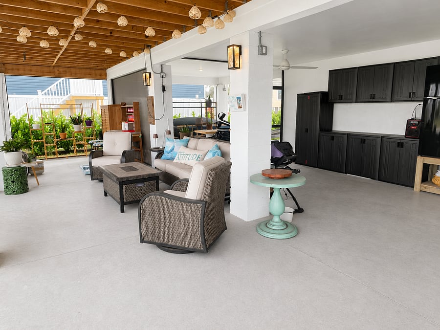 Fully Screened Lower Level Lanai