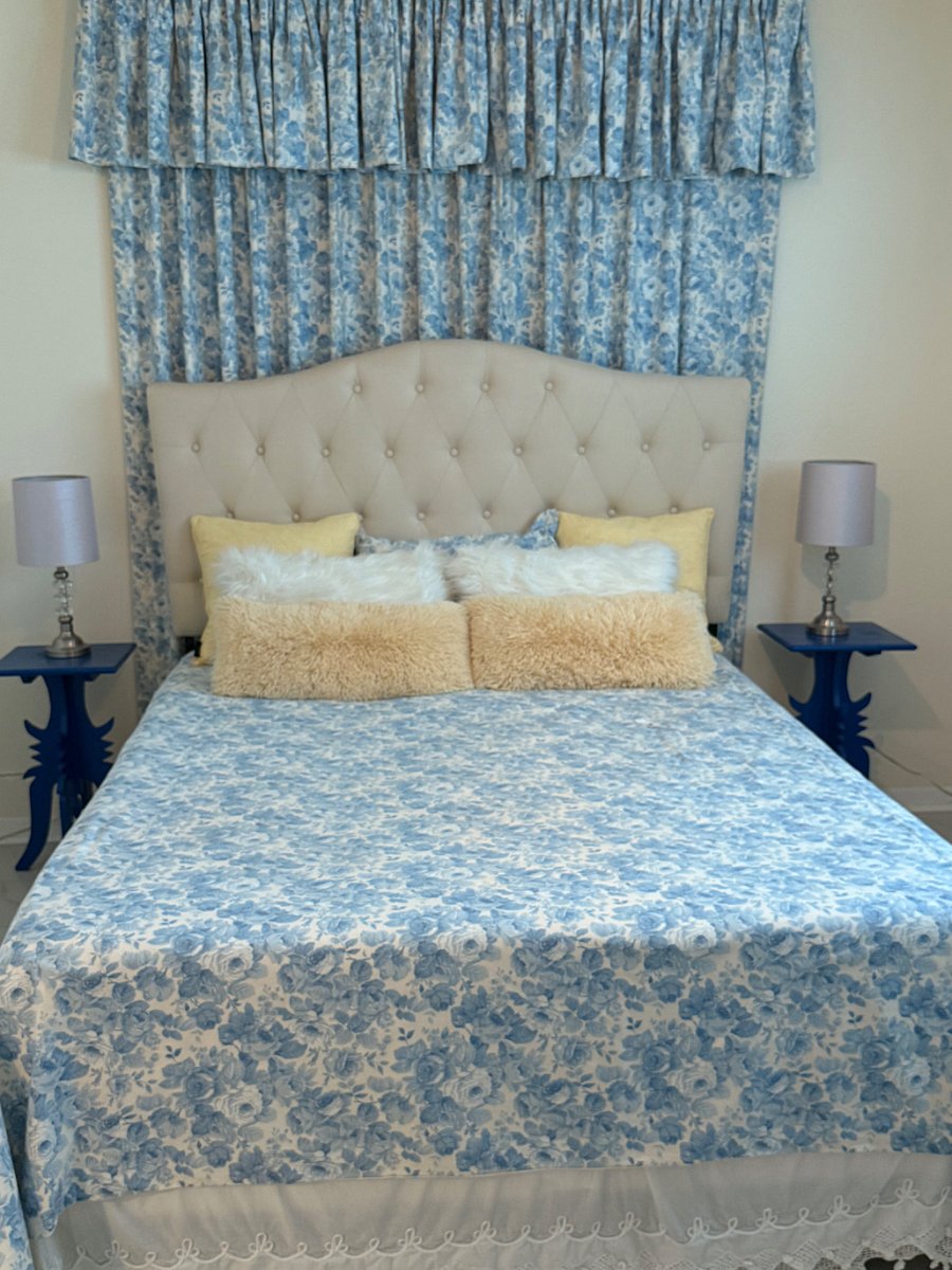 Guest Room Queen Bed