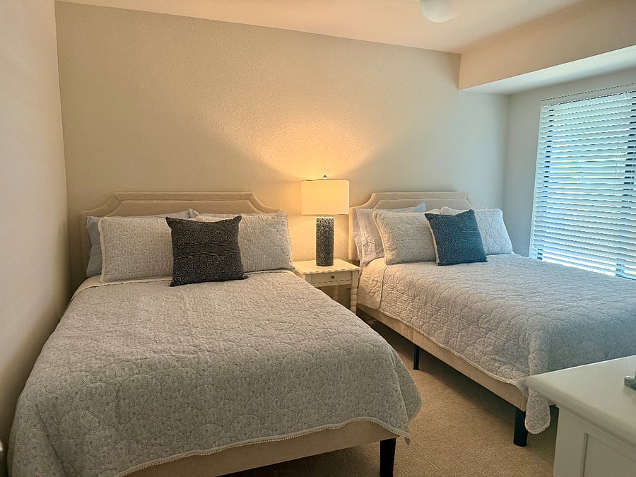 Guest Bedroom 2 Full size beds 