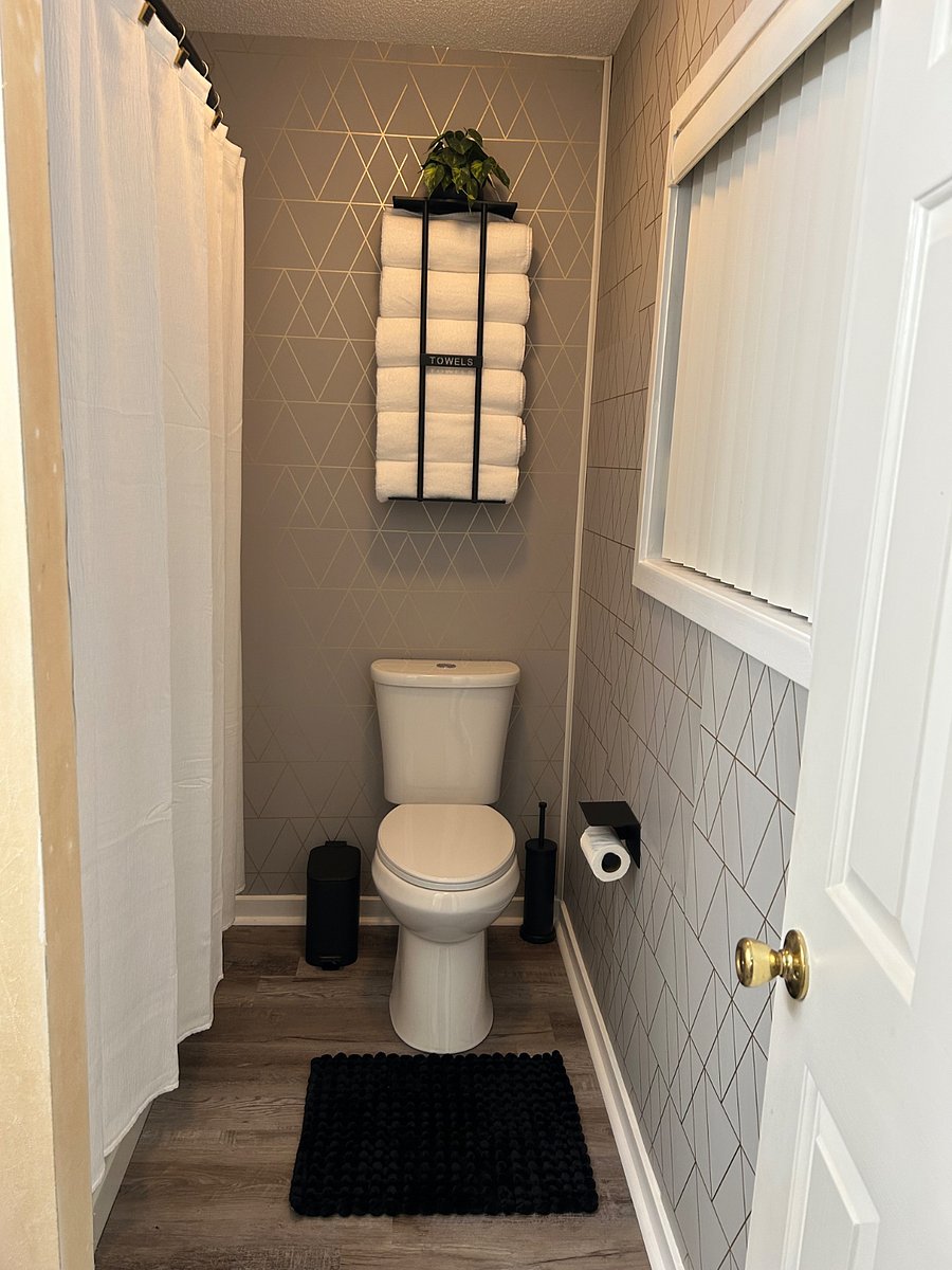 Full bathroom with tub and shower in King bedroom