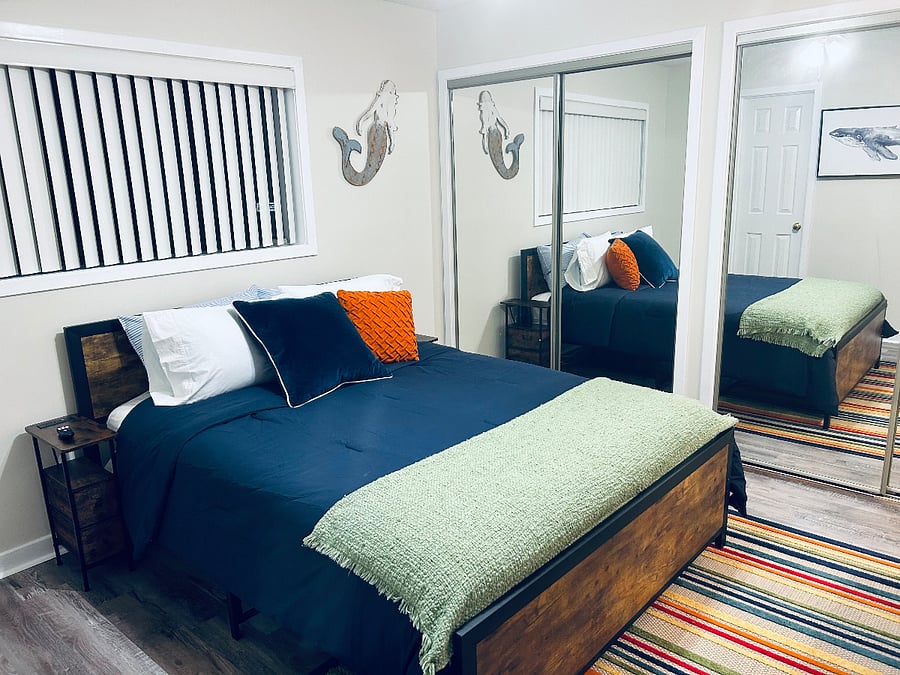 Queen Bedroom with walk in bathroom from bedroom or hallway