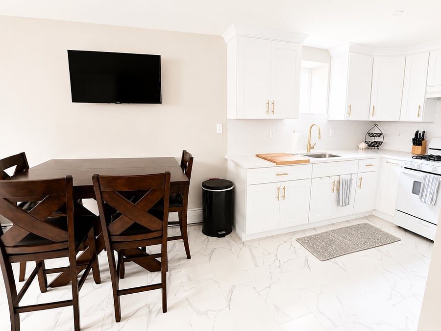 Dining and Kitchen Area
TV on Full Swivel Mount