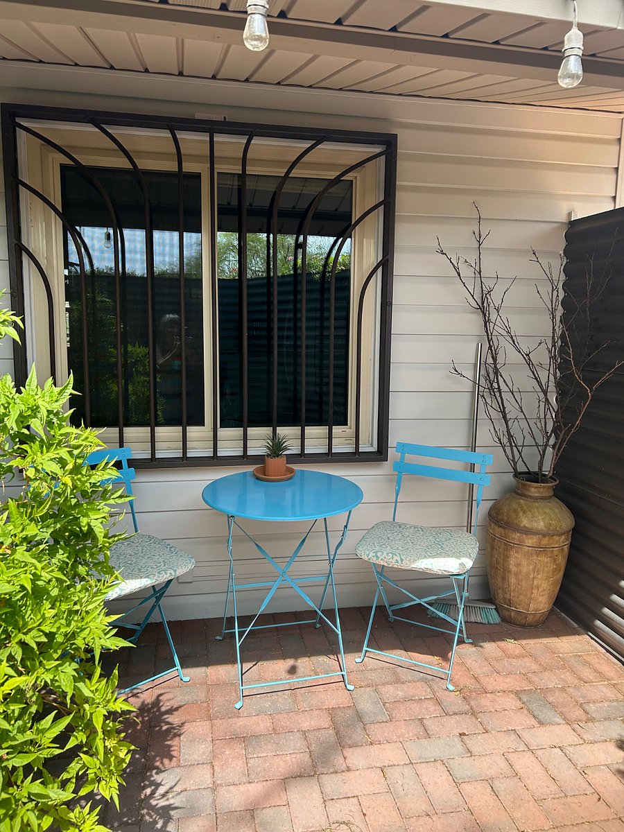 Outside bistro dining