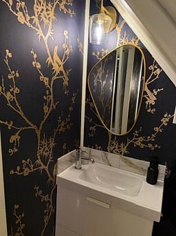 Upstairs 1/2 bath sink