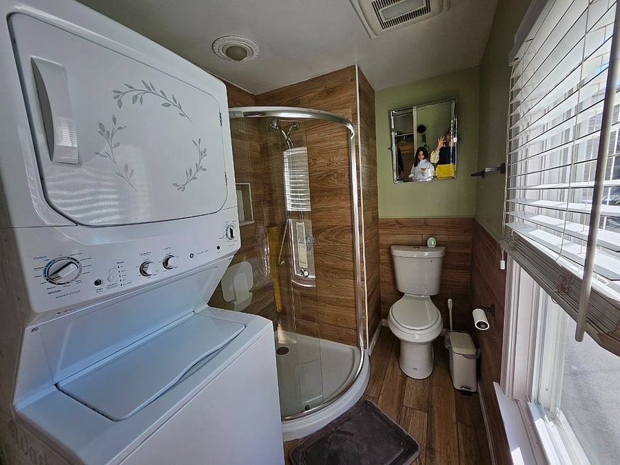 2nd floor bath