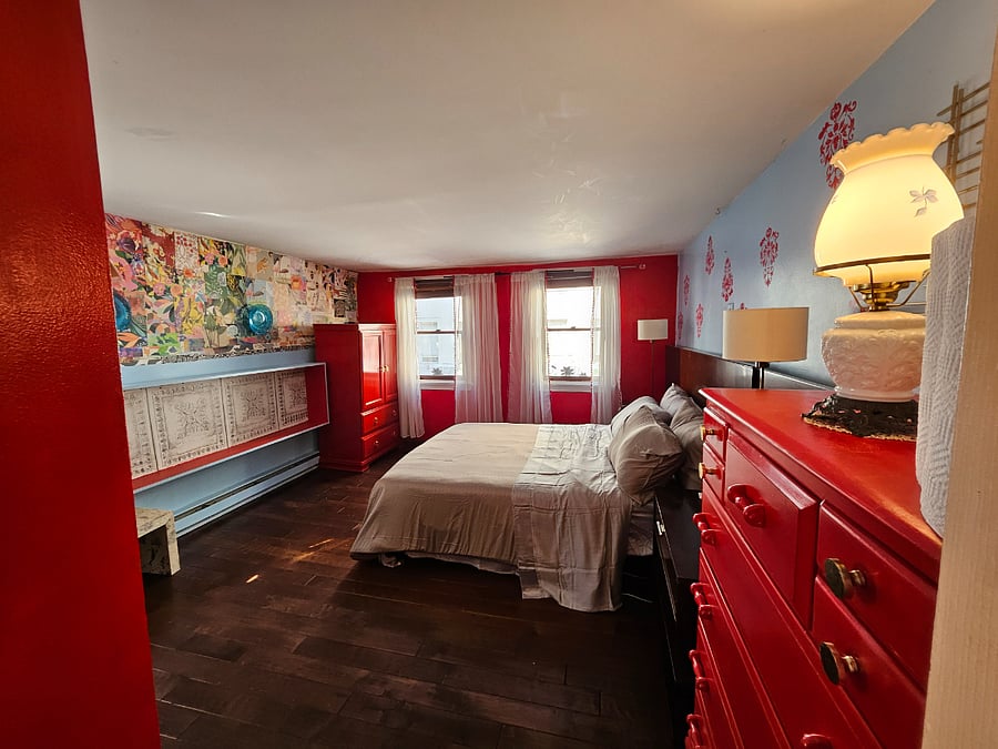 2nd floor bedroom