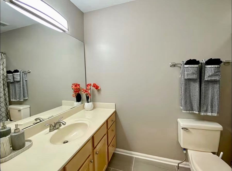 Main bathroom,