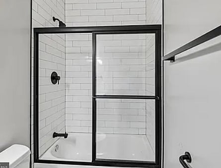 Hallway bathroom for bedrooms #1 & 2