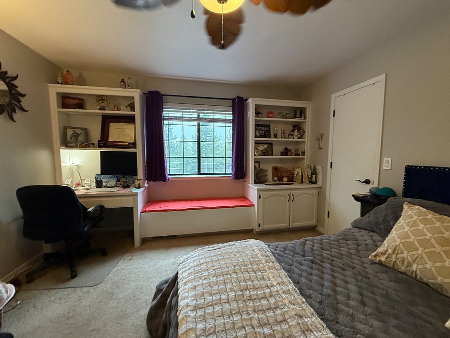 bedroom 2 with queen bed