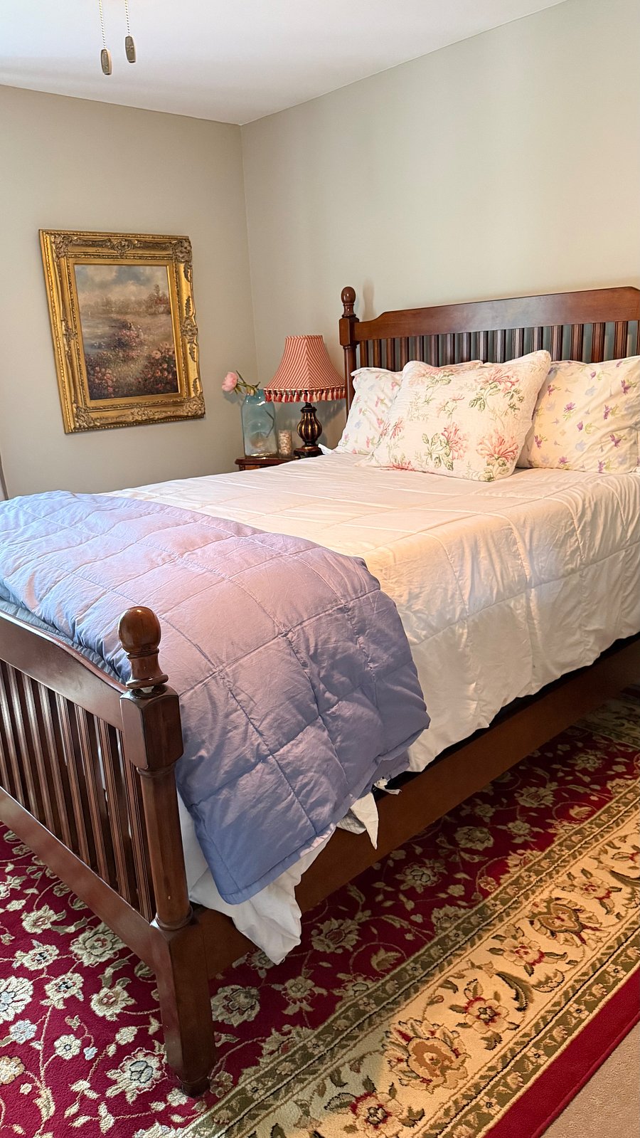 New mattress and topper, super comfortable queen bed