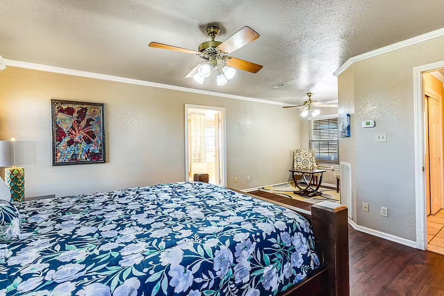 Master bed room 2