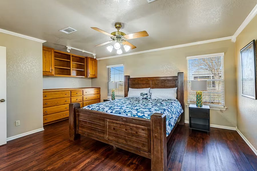 Master bed room 4