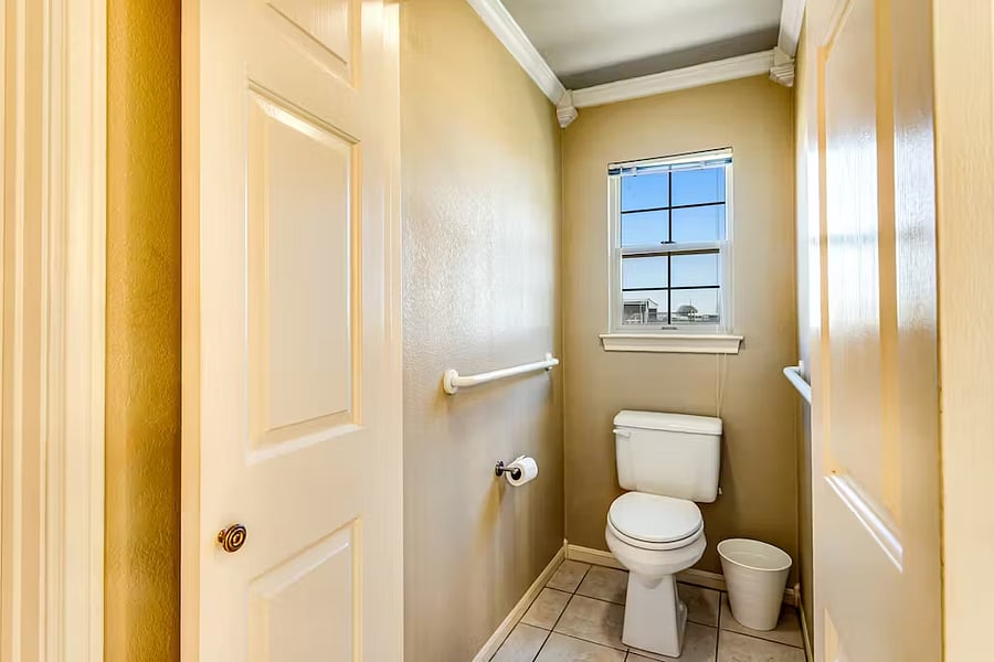 Master bathroom 3