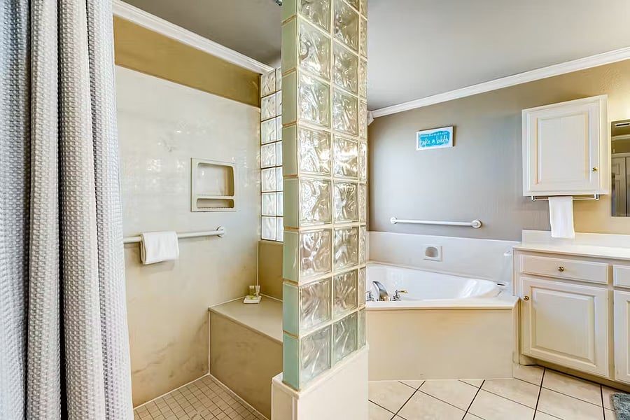 Master bathroom 6