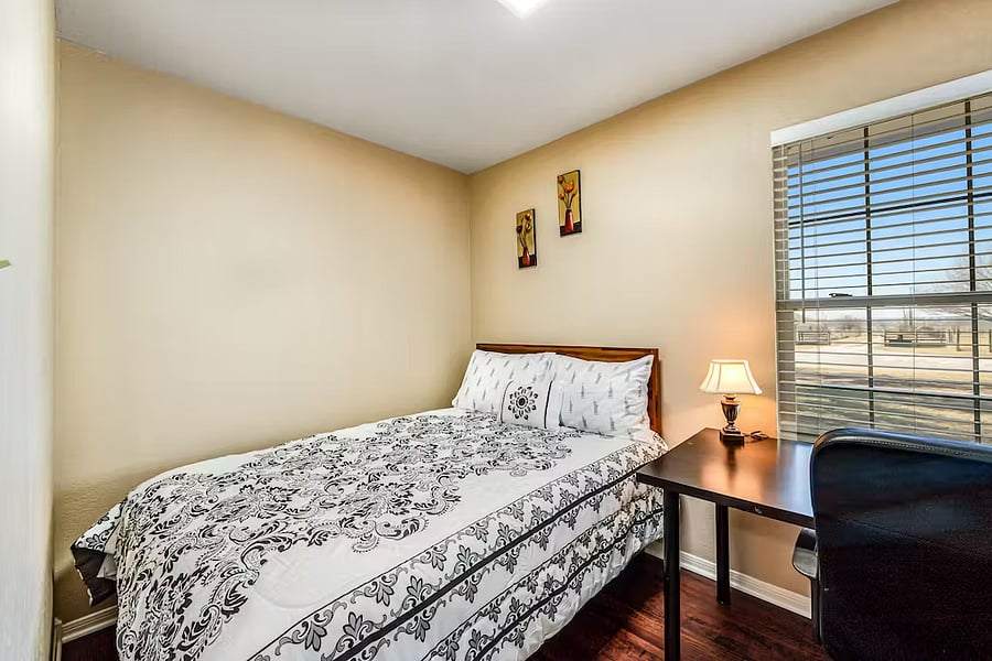 Guest Bedroom 4 & office